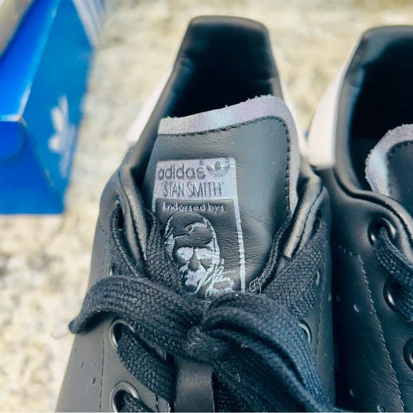 adidas Classic Black and White Sneakers M5.5/W7 - Picture 4 of 5